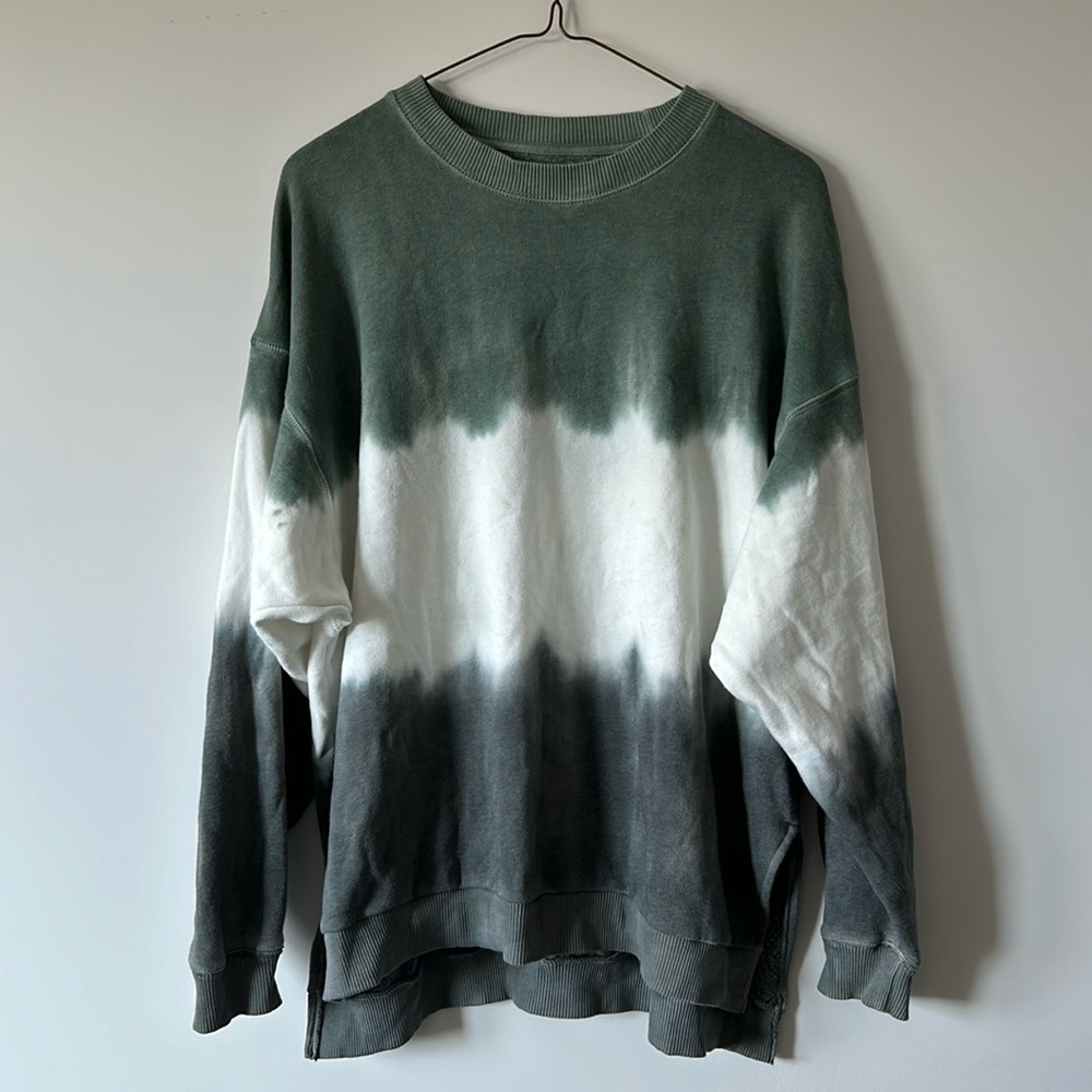 American Eagle “Ahh-Mazingly” Soft Crewneck
